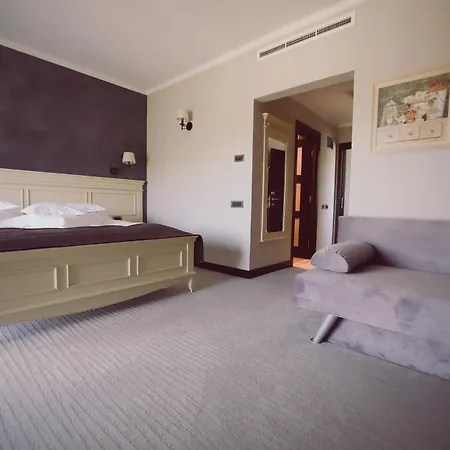 Helen Hotel 4*
