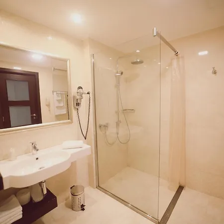 Helen Hotel 4*
